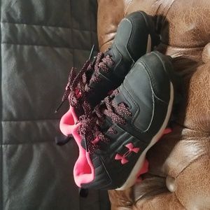 Under Armour girls baseball cleats